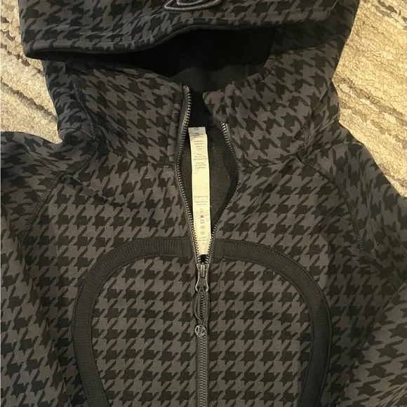 Lululemon Black Houndstooth Jacket - Picture 2 of 2